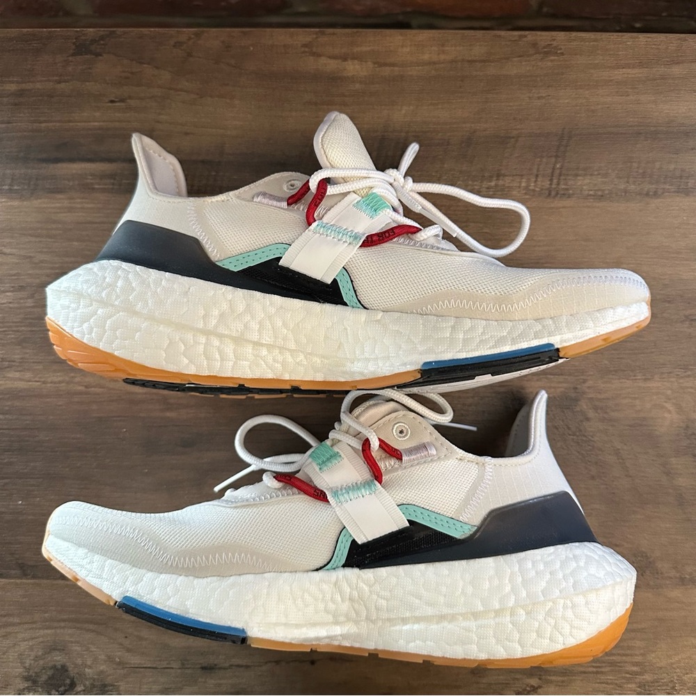 Adidas Parley X Ultraboost 22 in ‘Non Dyed Pulse Blue' - Picture 2 of 5